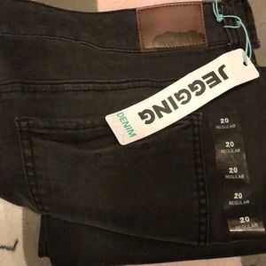 Black jegging jeans